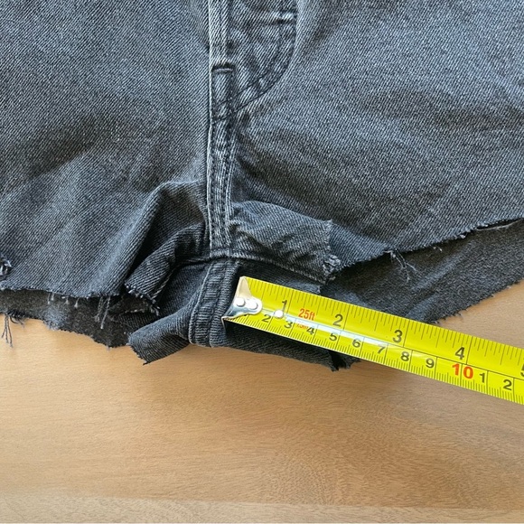 Levi's Black Women's Jean Short Shorts - Picture 9 of 9